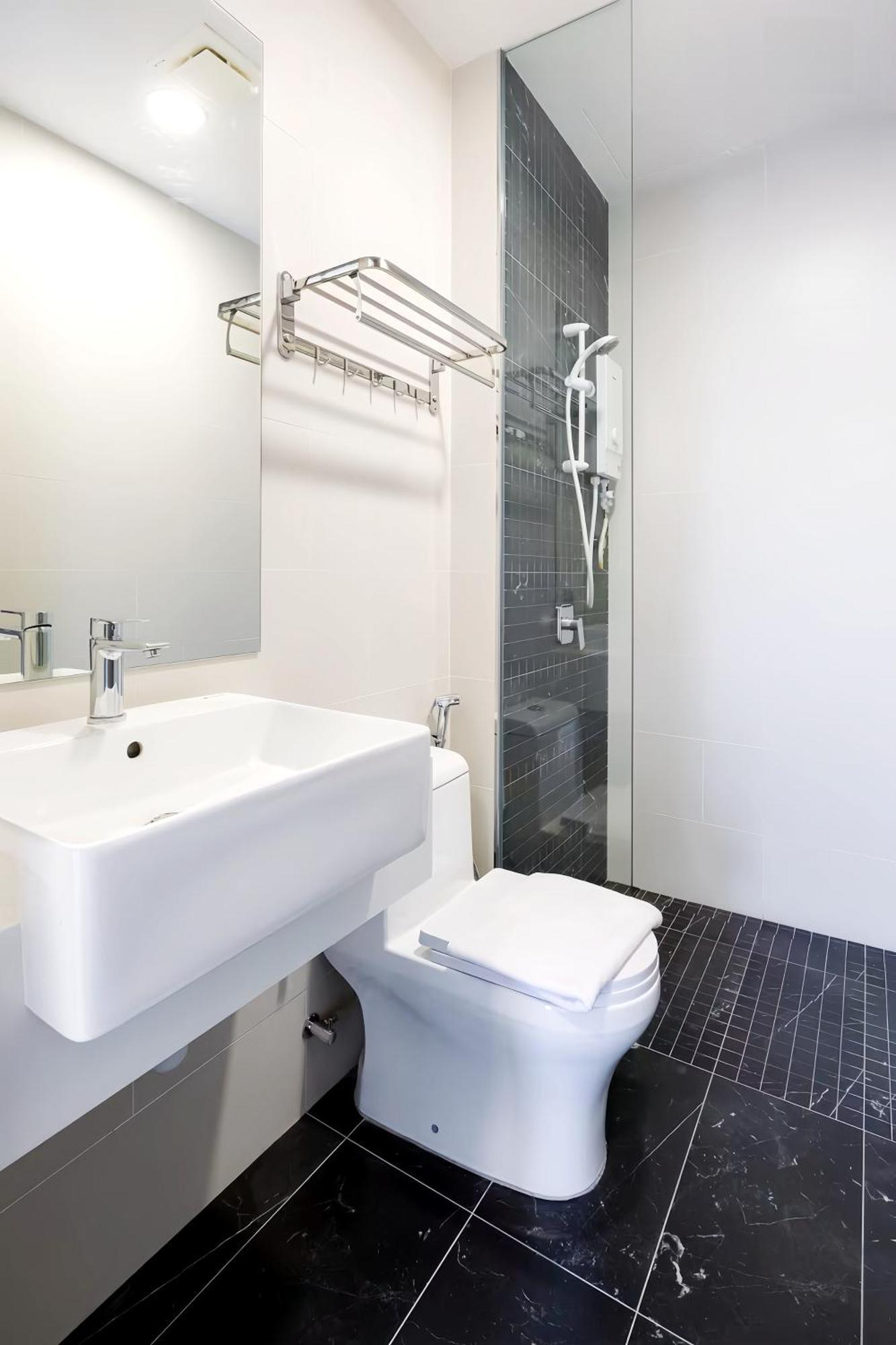 Beacon Executive Apartment George Town