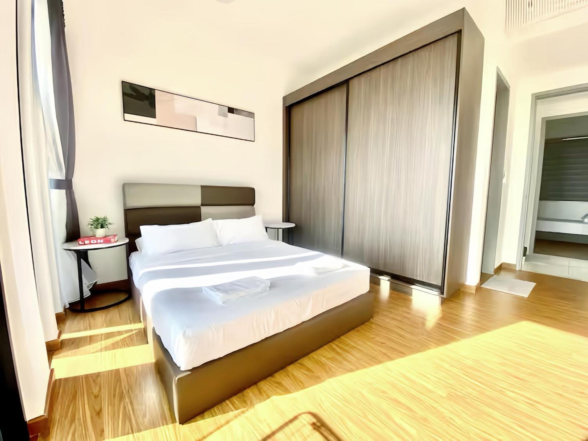 Beacon Executive Apartment George Town